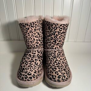 Ugg Kids Bailey Satin Bow Boots Pink Leopard Size 12
